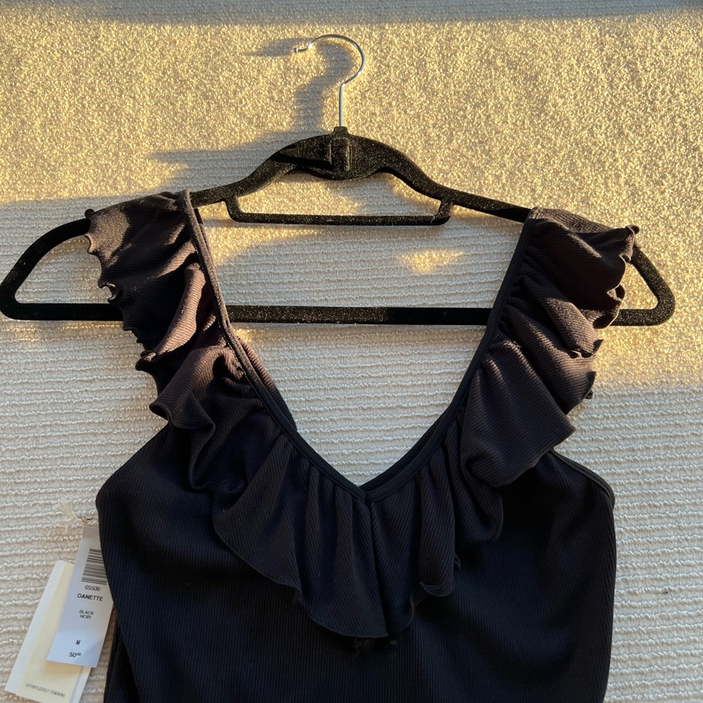 **BRAND NEW** Artzia (wilfred) bodysuit
